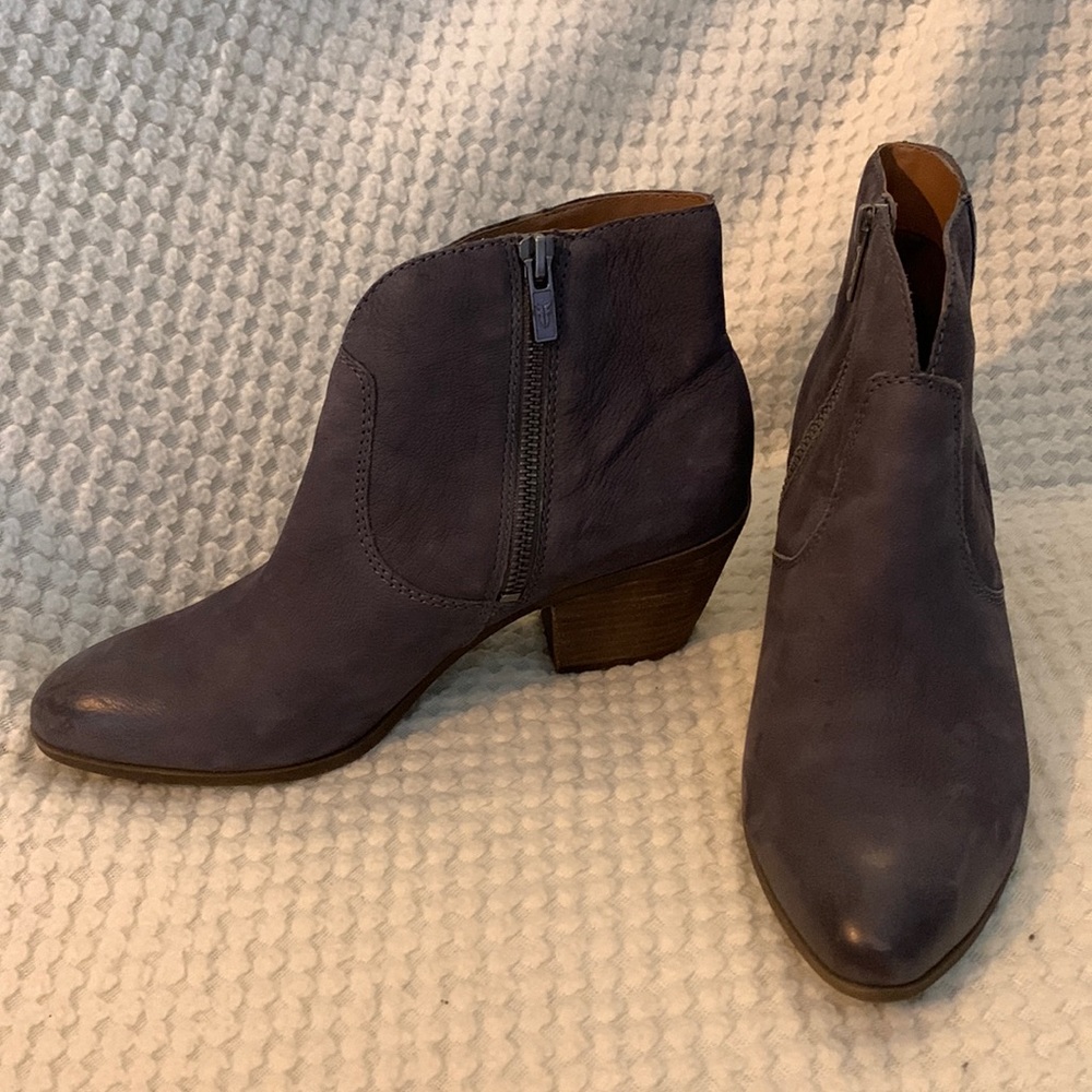 Gorgeous grey Frye booties, size 7